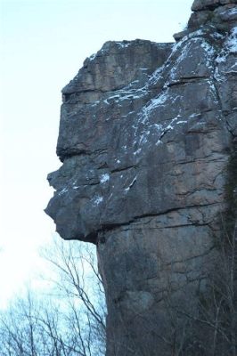   The Great Stone Face : Un Visage Monumental et Un Mystère Persistant 